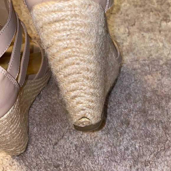 Tan Guess Wedge Heels - Picture 6 of 8